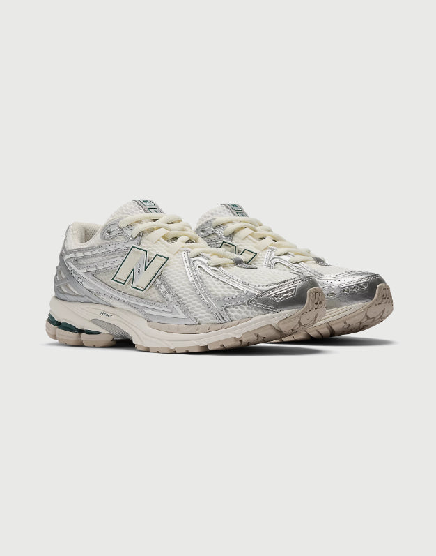 New Balance M1906REE - Silver Metallic con Sea Salt e New Spruce-1