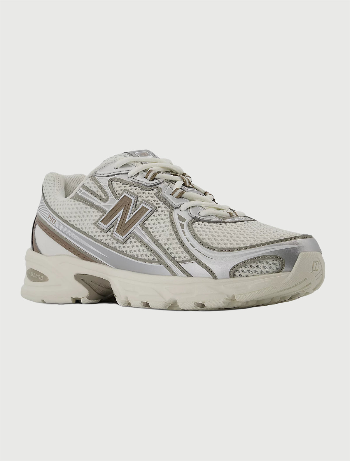 New Balance U740MU2 SEA SALT con ARID STONE e Silver Metallic-2