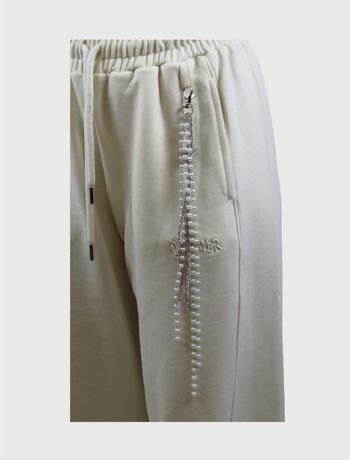 DISCLAIMER - Pantalone Donna Oversize in felpa Latte-4