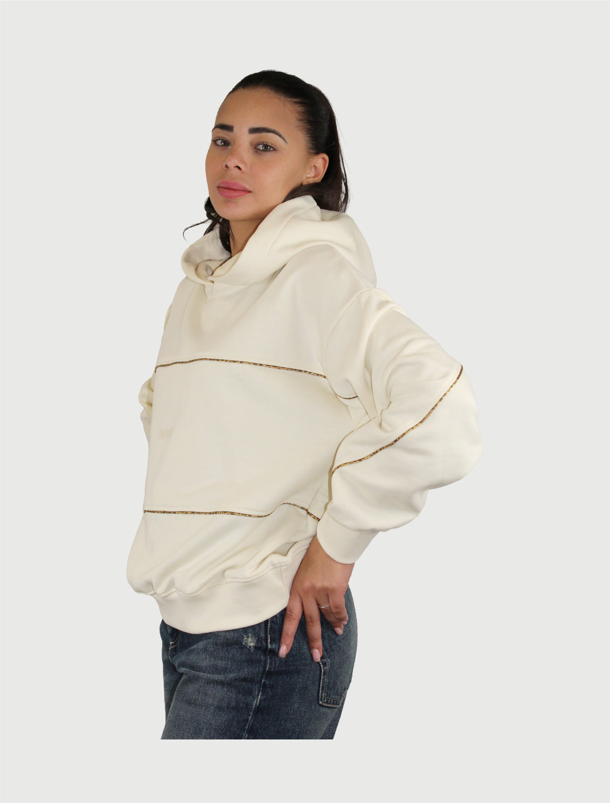 DISCLAIMER - MAGLIA DONNA CON CAPPUCCIO IN FELPA LATTE-3