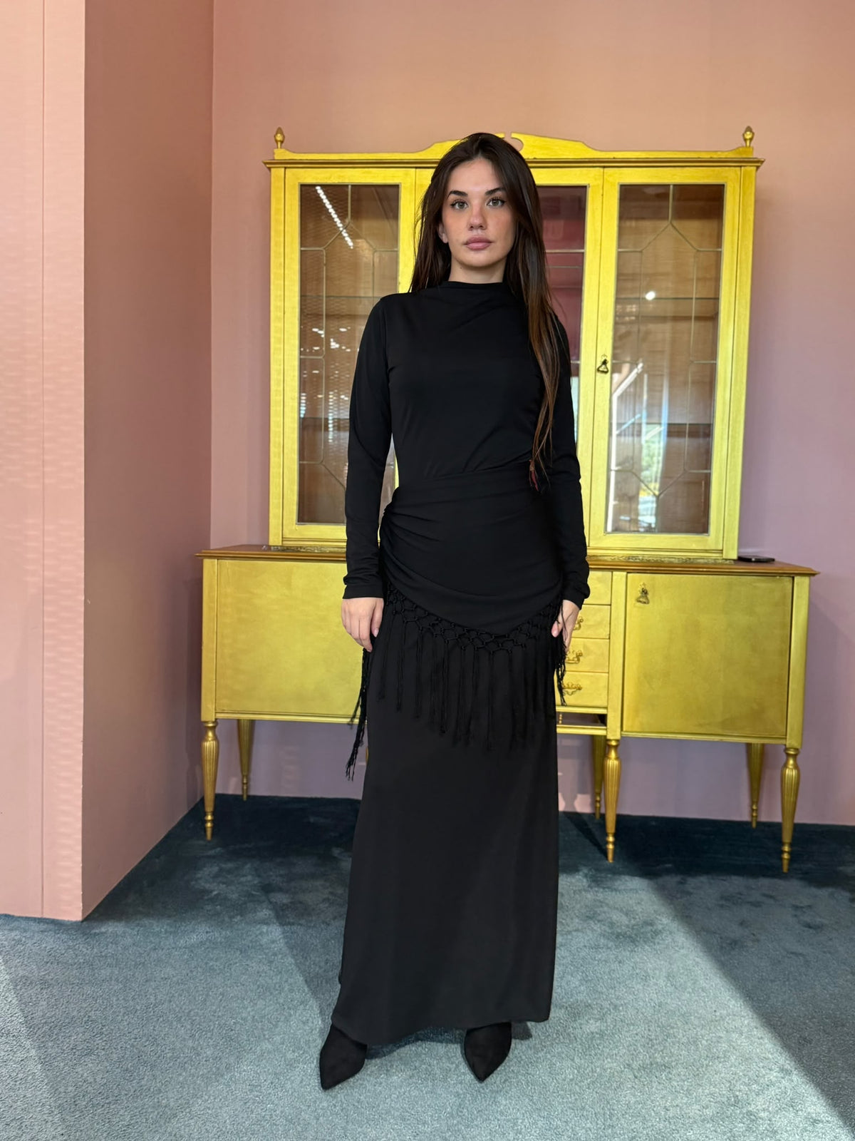 Tensione In - Abito Nero Maglina con pareo Frange